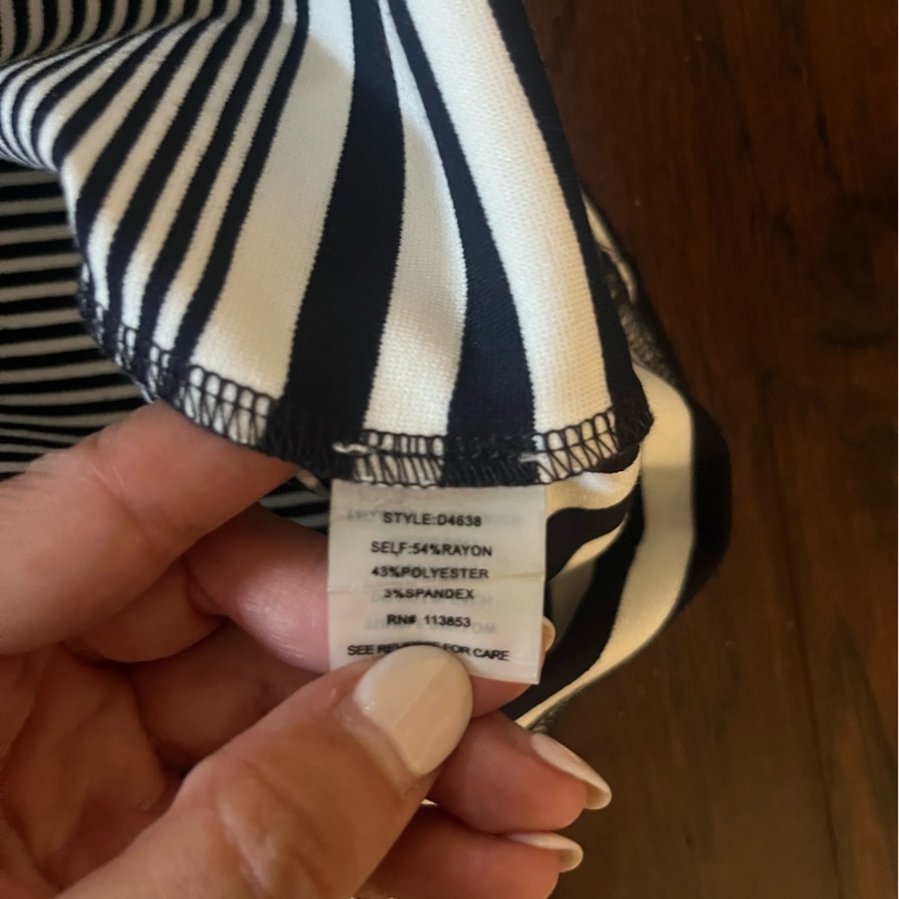 Sugar+Lips Striped Off-Shoulder Dress. Size S - Picture 7 of 7